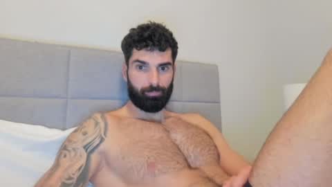 cuteeboy online show from January 9, 2025, 3:47 am