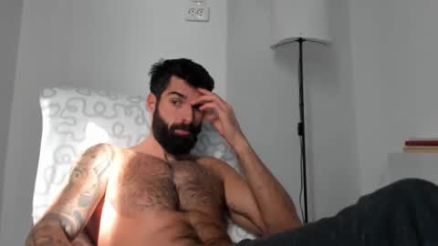 cuteeboy online show from November 22, 2025, 9:19 am