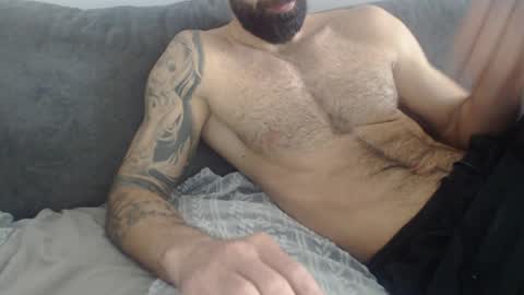 cuteeboy online show from April 1, 2026, 10:05 am