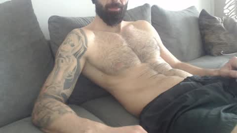 cuteeboy online show from April 14, 2026, 8:31 am