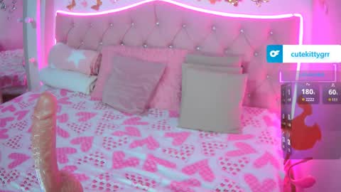 Kitty online show from March 30, 2026, 11:28 pm