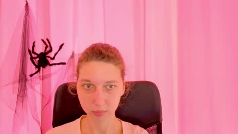 Elli online show from November 17, 2025, 11:05 am