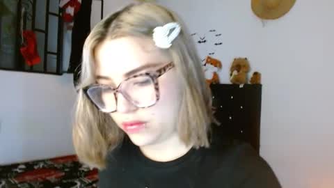 isabella online show from March 12, 2026, 4:13 pm