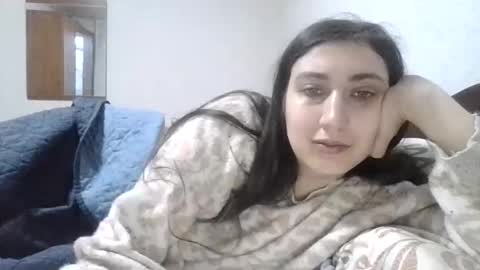 cutekattie online show from March 27, 2026, 4:18 am