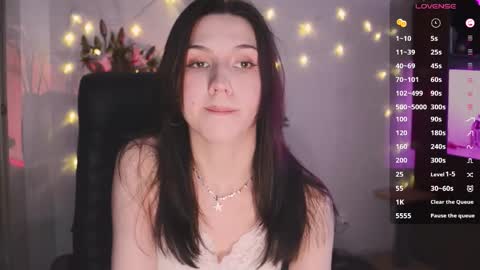 kendall online show from November 8, 2025, 6:24 am