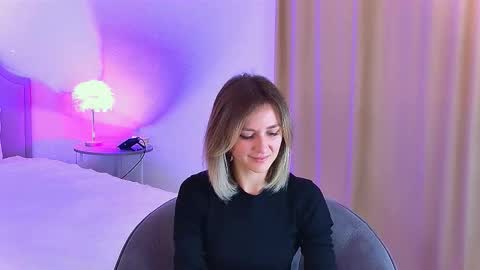 cutemirage online show from October 8, 2025, 2:36 pm