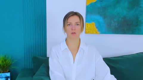 cutemirage online show from October 9, 2025, 2:48 pm