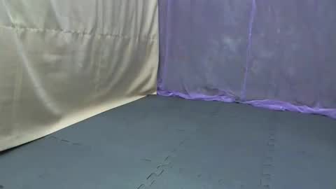 cutetinyasian143_ online show from October 15, 2025, 4:01 am