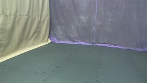 cutetinyasian143_ online show from November 5, 2025, 4:45 am