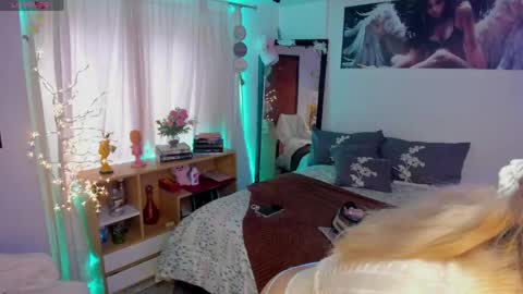 Snapshot of cuteweed420 chatting on May 13, 2026, 9:44 pm cuteweed420 online show from May 13, 2026, 9:44 pm