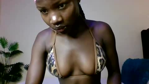 Snapshot of cutey_mara chatting on April 4, 2026, 6:00 am cutey_mara online show from April 4, 2026, 6:00 am