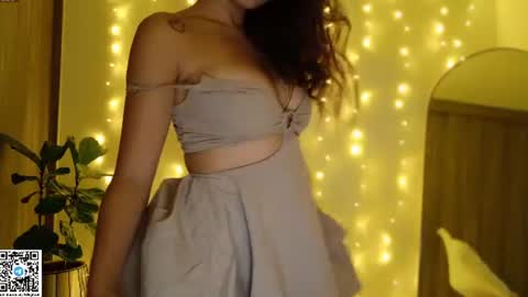 Snapshot of cutie18_angel chatting on July 8, 2026, 12:48 am angela online show from July 8, 2026, 12:48 am