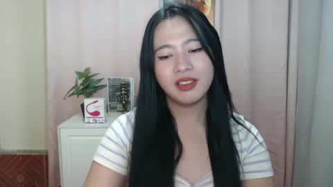 Snapshot of cutie_asianwoman chatting on December 15, 2024, 6:37 pm cutie_asianwoman online show from December 15, 2024, 6:37 pm