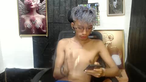 cutie_mico online show from February 12, 2025, 10:14 am
