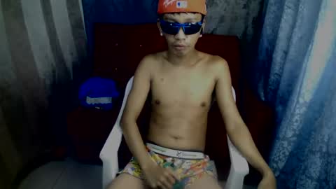 Snapshot of cutie_mico chatting on August 1, 2026, 12:26 pm cutie_mico online show from August 1, 2026, 12:26 pm
