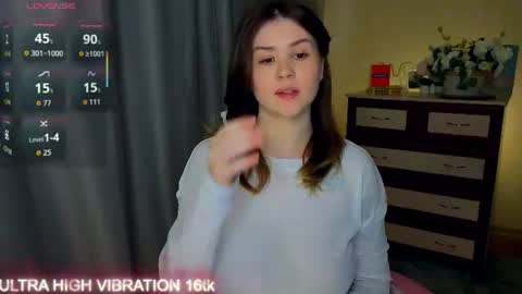 Snapshot of cutie_mili chatting on June 23, 2026, 10:57 am mili online show from June 23, 2026, 10:57 am