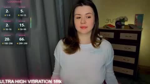 Snapshot of cutie_mili chatting on July 17, 2026, 10:33 am mili online show from July 17, 2026, 10:33 am