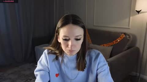 Kate online show from November 17, 2025, 8:42 am