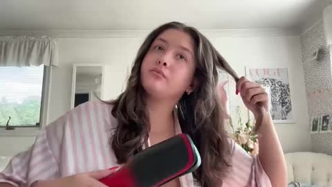 Snapshot of cutieoggg420 chatting on September 26, 2025, 6:23 pm Cutieoggg420 online show from September 26, 2025, 6:23 pm