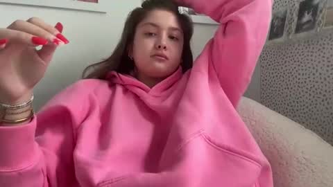 Snapshot of cutieoggg420 chatting on October 15, 2025, 5:13 pm Cutieoggg420 online show from October 15, 2025, 5:13 pm