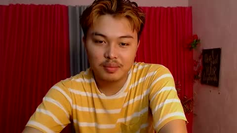 cutiepiejhon online show from February 23, 2025, 1:32 pm