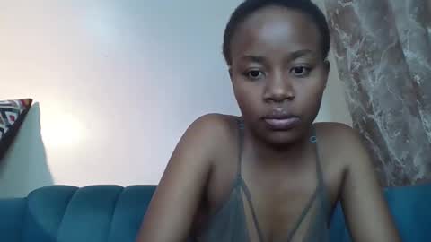 cutiequeen2 online show from September 11, 2025, 4:40 pm