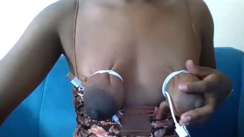 cutiequeen2 online show from September 17, 2025, 8:43 pm