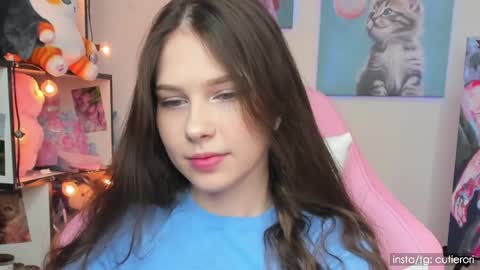 Snapshot of cutierori chatting on December 13, 2024, 3:05 am Rori Instagram cutierori online show from December 13, 2024, 3:05 am