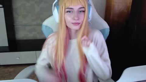 Cutti Crystal online show from February 17, 2026, 3:14 am