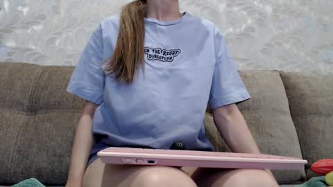 Snapshot of cuty_lucy chatting on April 4, 2026, 7:55 pm Lucy online show from April 4, 2026, 7:55 pm