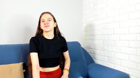 Ashly online show from December 19, 2025, 7:10 pm