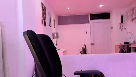 Snapshot of cyan_xo chatting on June 4, 2026, 12:38 am Cyan online show from June 4, 2026, 12:38 am
