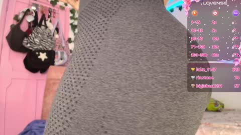 Camila online show from February 6, 2025, 9:49 pm