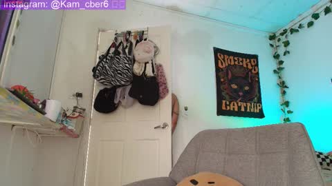 Camila online show from September 12, 2025, 5:24 pm