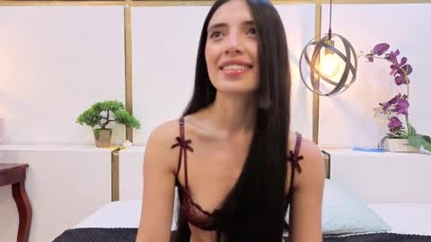 Cynthia1fox online show from April 7, 2026, 2:01 am