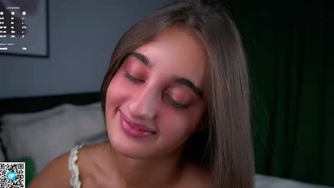 Isabella online show from October 24, 2025, 1:03 am