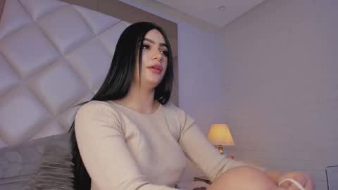 Snapshot of d_kimrouse_h chatting on February 5, 2025, 7:18 am Kim online show from February 5, 2025, 7:18 am