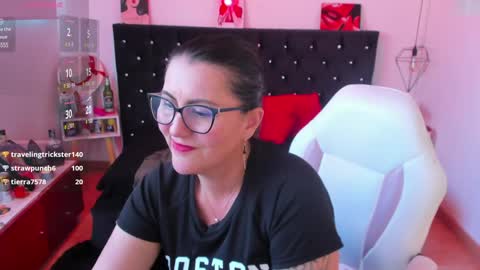 Mia  online show from January 20, 2025, 5:48 pm