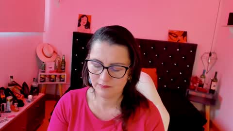 Mia  online show from January 23, 2025, 11:48 am