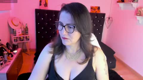 Mia  online show from January 24, 2025, 11:37 am