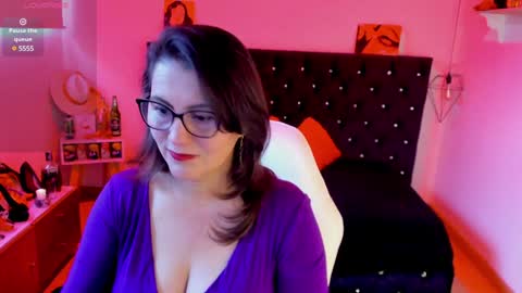 Mia  online show from January 26, 2025, 11:50 am