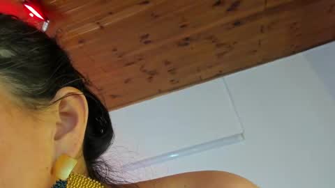 Mia  online show from February 15, 2025, 3:06 pm