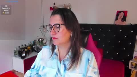 Mia  online show from February 27, 2025, 1:07 pm