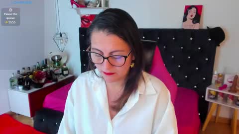 Mia  online show from March 1, 2025, 11:28 am