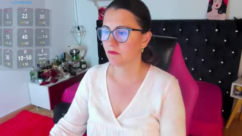 Mia  online show from March 4, 2025, 3:48 pm