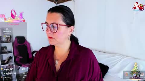 Mia  online show from December 22, 2025, 11:07 am