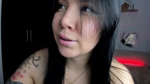 Ailyn  online show from October 17, 2025, 4:48 am