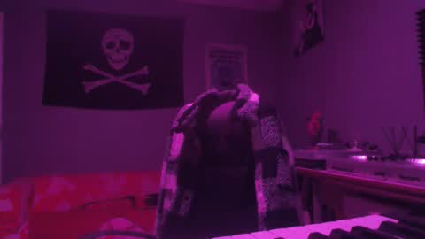 Snapshot of dabirdfree chatting on October 21, 2025, 12:11 am Destroyer online show from October 21, 2025, 12:11 am