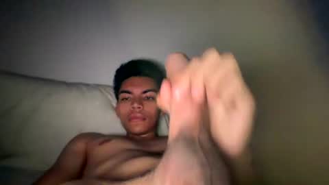 Snapshot of daddy_long_legs25 chatting on July 26, 2026, 5:48 am daddy_long_legs25 online show from July 26, 2026, 5:48 am