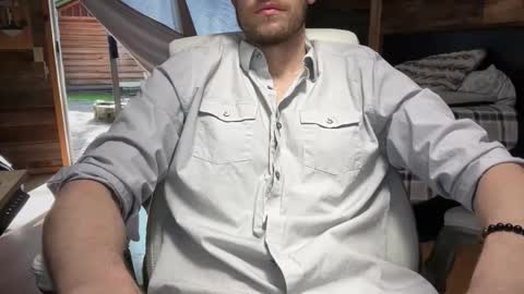 Snapshot of daddydoesit69 chatting on April 4, 2026, 9:45 pm Leo online show from April 4, 2026, 9:45 pm